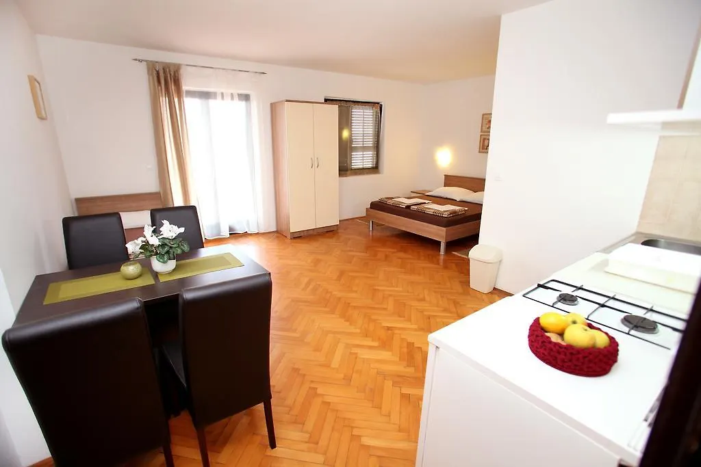 Apartments Victoria Traù